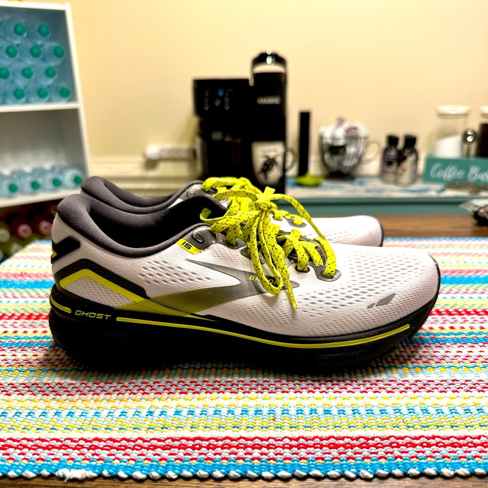Women’s Running Shoes - White and Yellow